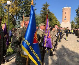 Ziua Armatei, la Curtea Domnească din Târgoviște / expoziție de tehnică militară și armament, mulți copii prezenți